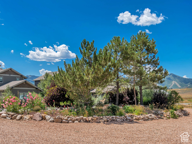 Photo 3 for MLS #2093158 at 366 E Valley Dr