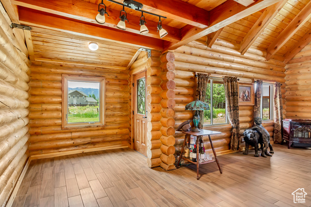 Photo 6 for MLS #2093158 at 366 E Valley Dr