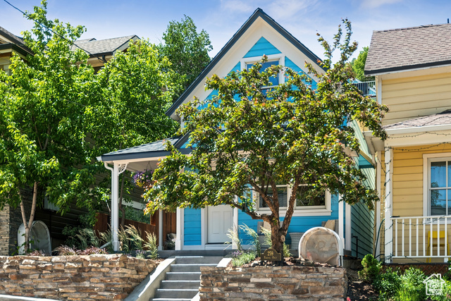 Photo 5 for MLS #2093198 at 259 Park Ave