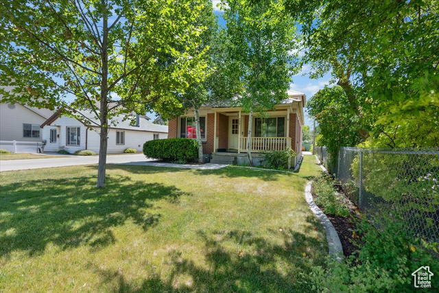 Photo 2 for MLS #2093217 at 558 E Garden Ave