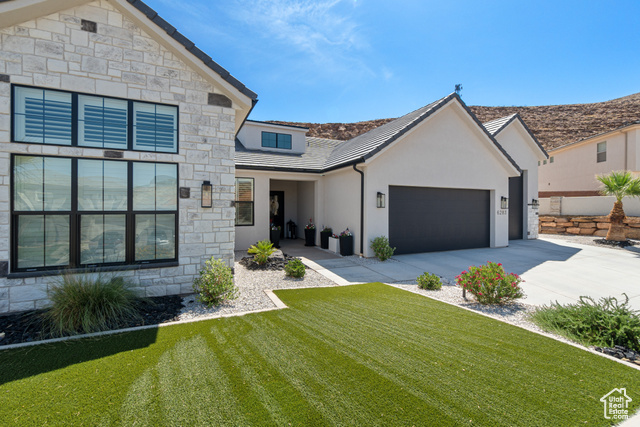Photo 2 for MLS #2093300 at 6283 S Desert Cir