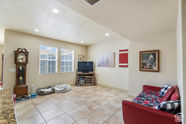 Photo 16 for MLS #2093303 at 4257 W Lake Bridge Dr