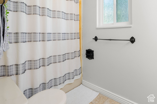 Photo 23 for MLS #2093358 at 958 N Main St