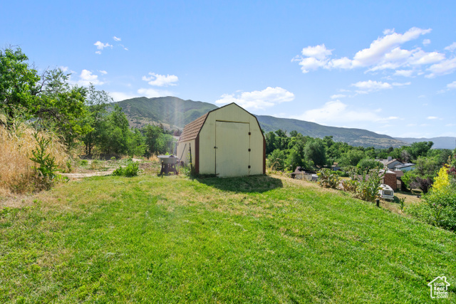 Photo 51 for MLS #2093358 at 958 N Main St
