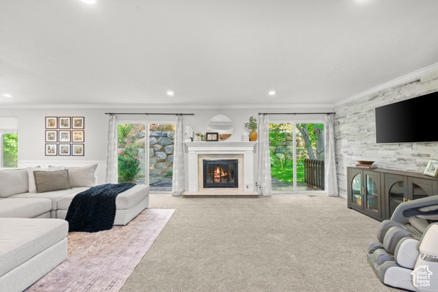 Photo 7 for MLS #2093358 at 958 N Main St