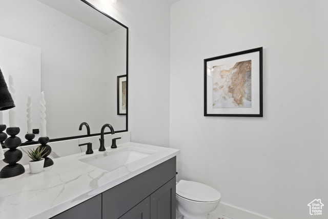 Photo 10 for MLS #2093466 at 103 E Palmer Ln