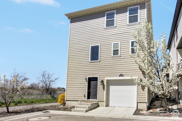Photo 16 for MLS #2093528 at 75 N Rio Grand Ave