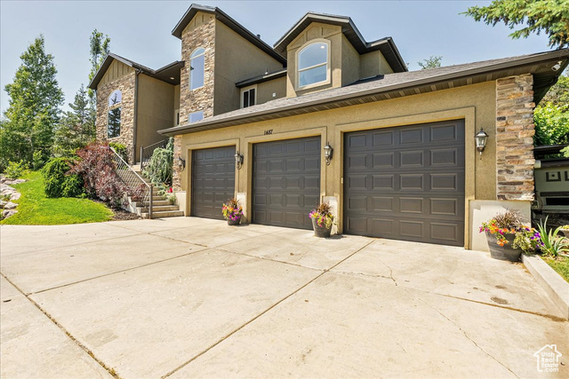Photo 8 for MLS #2093535 at 1487 E Deer Ridge Dr