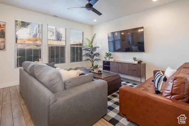 Photo 9 for MLS #2093536 at 1377 E Vista Roja Pl