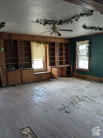 Photo 5 for MLS #2093558 at 637 E Main St