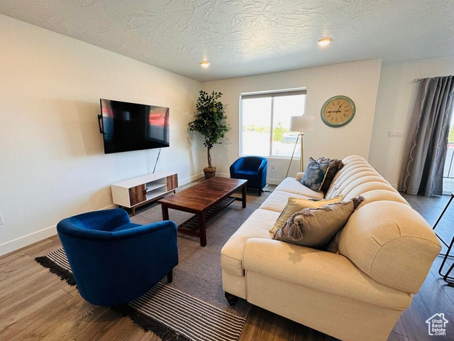 Photo 5 for MLS #2093563 at 2944 W Ezra Dr