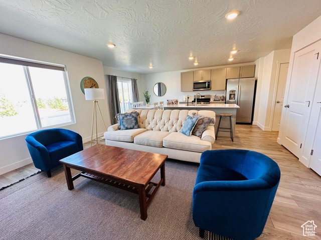 Photo 3 for MLS #2093563 at 2944 W Ezra Dr