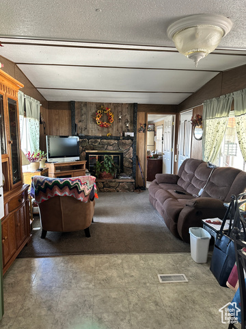 Photo 12 for MLS #2093581 at 1086 E Main St