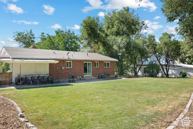 Photo 3 for MLS #2093586 at 1561 S Main St