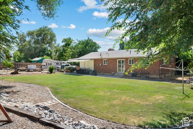Photo 5 for MLS #2093586 at 1561 S Main St