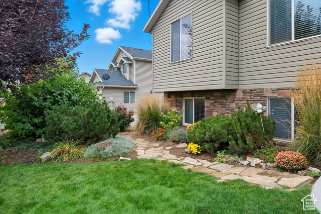 Photo 34 for MLS #2093642 at 496 S 3rd