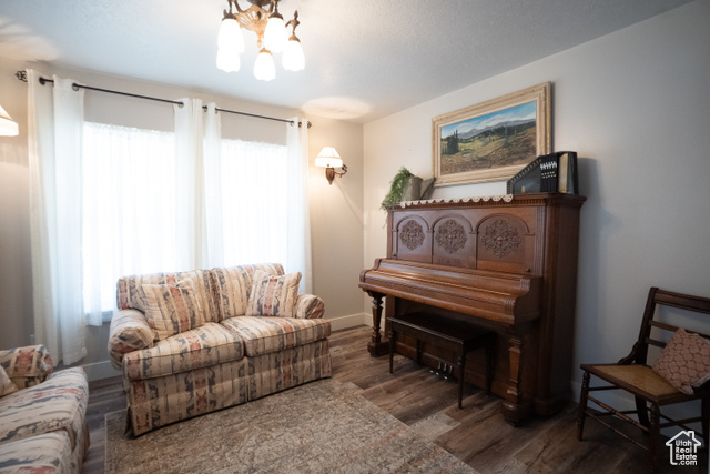 Photo 3 for MLS #2093663 at 1075 E 2600 North