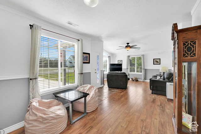 Photo 8 for MLS #2093667 at 3139 N Pelican Dr