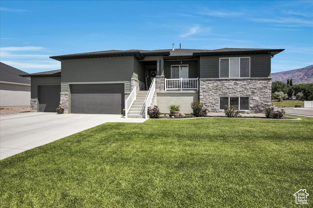 2106 W 2000 N, Farr West UT 84404