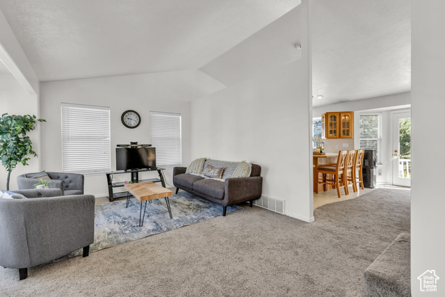 Photo 7 for MLS #2093743 at 1156 E Avalon Hills Dr