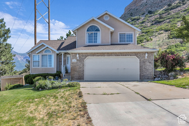 Photo 2 for MLS #2093743 at 1156 E Avalon Hills Dr