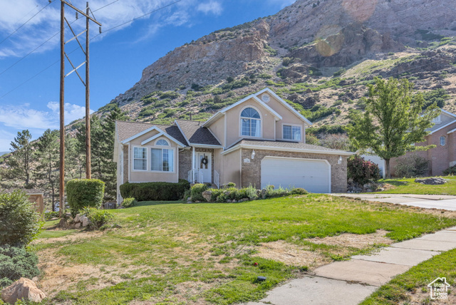 Photo 5 for MLS #2093743 at 1156 E Avalon Hills Dr