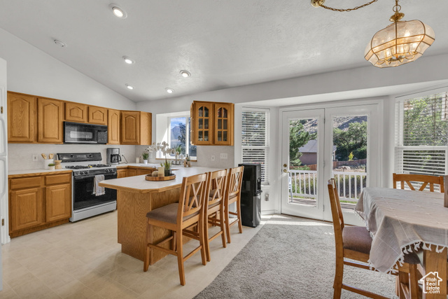 Photo 10 for MLS #2093743 at 1156 E Avalon Hills Dr