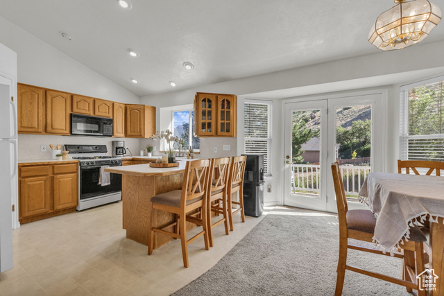 Photo 9 for MLS #2093743 at 1156 E Avalon Hills Dr