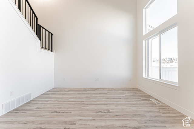 Photo 5 for MLS #2093747 at 1576 W Banner Dr #744