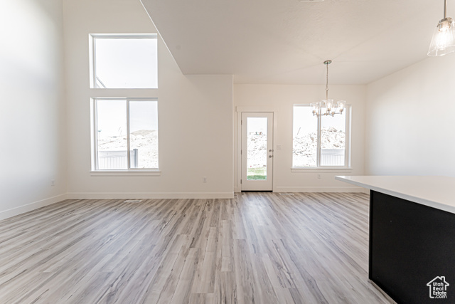 Photo 4 for MLS #2093747 at 1576 W Banner Dr #744