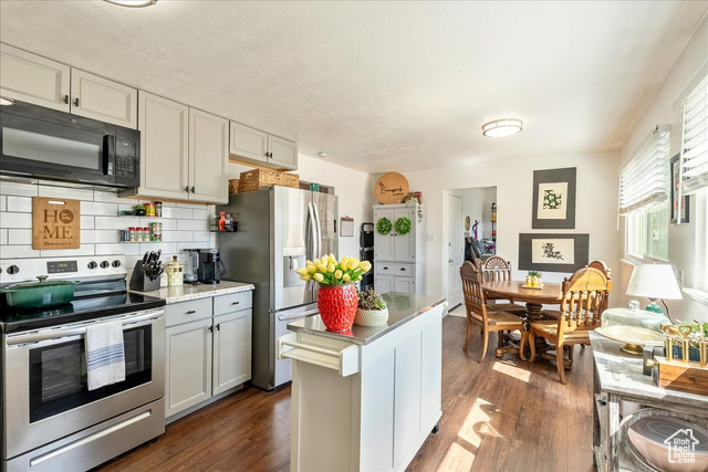 Photo 6 for MLS #2093768 at 5178 S Charlotte Ave