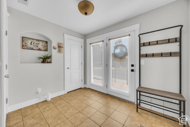 Photo 10 for MLS #2093790 at 169 W Barry Links Way