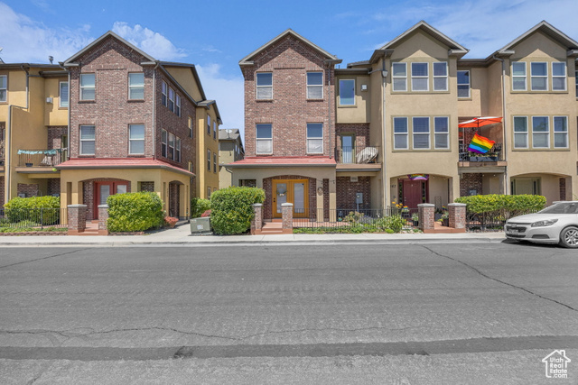 Photo 3 for MLS #2093790 at 169 W Barry Links Way