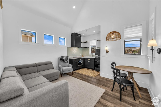 Photo 44 for MLS #2093822 at 772 E Prairie Way