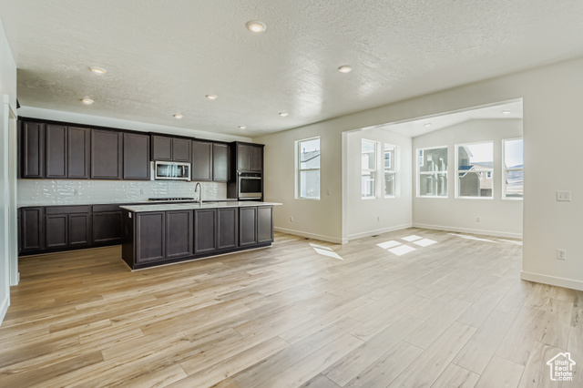 Photo 2 for MLS #2093902 at 5117 N Lukes St