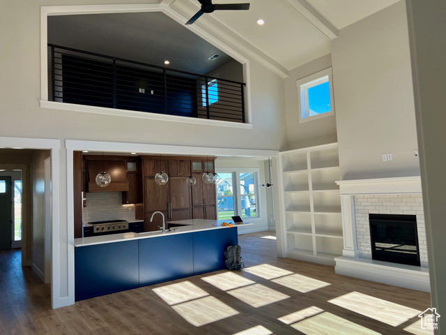 Photo 3 for MLS #2093914 at 6521 W Lake Ave #2-127