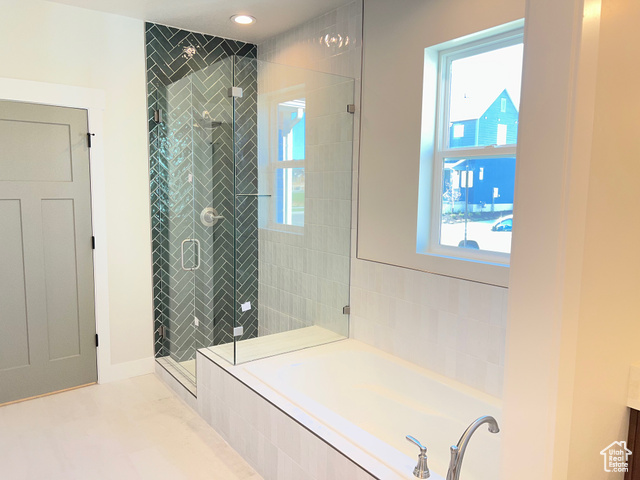 Photo 2 for MLS #2093914 at 6521 W Lake Ave #2-127