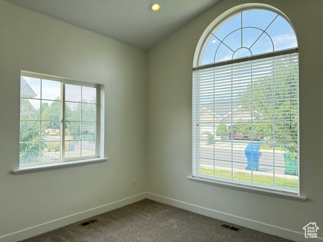 Photo 7 for MLS #2093934 at 511 W 40 North