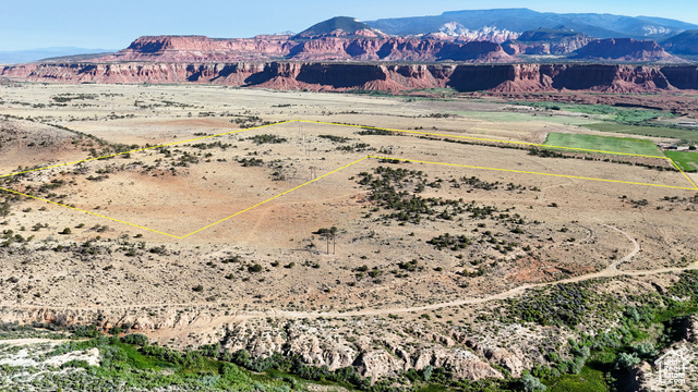 123  TEASDALE POWERLINE RD, Teasdale UT 84773