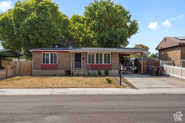 Photo 2 for MLS #2094052 at 8168 S Darin St