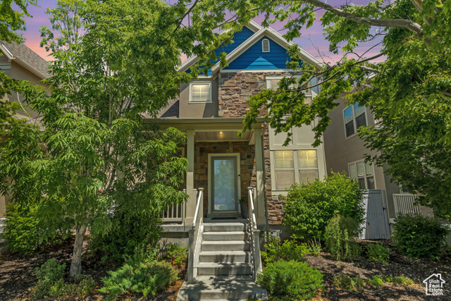 10253 S CLARKS HILL DR, South Jordan UT 84009