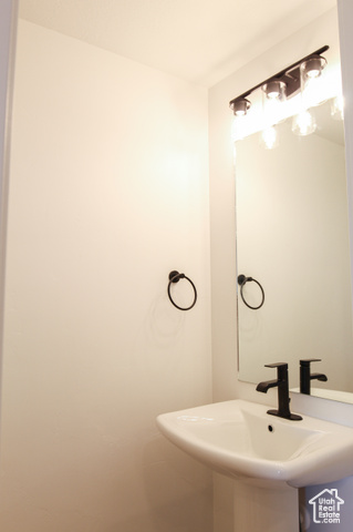Photo 7 for MLS #2094152 at 227 W 690 North