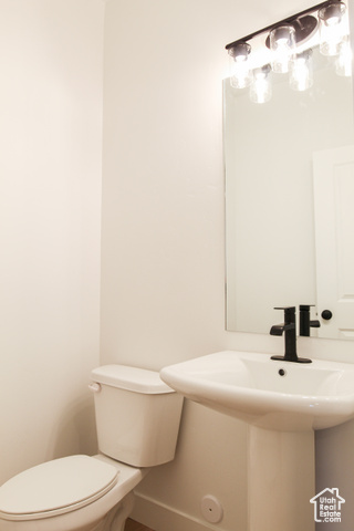 Photo 10 for MLS #2094156 at 229 W 690 North