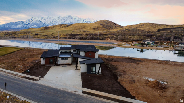 6615 N Lakeside Dr
                     MLS #2094203