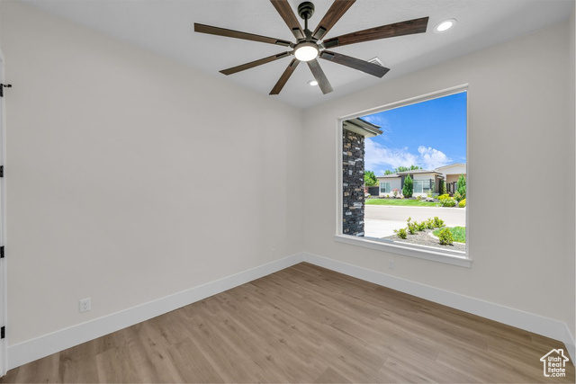 Photo 14 for MLS #2094227 at 21 W Elinor Ln