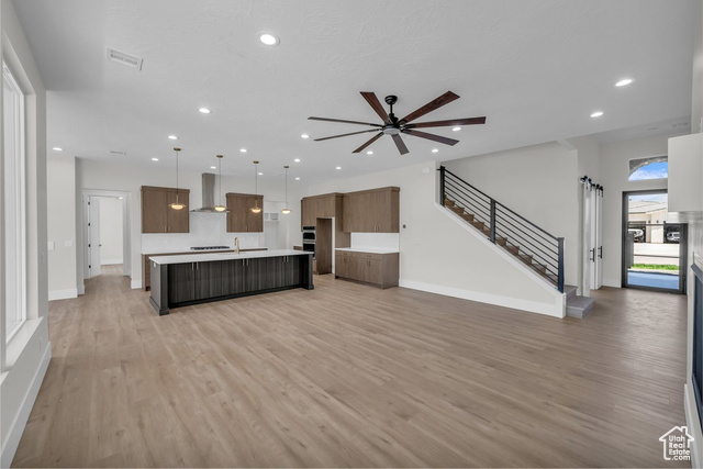 Photo 6 for MLS #2094227 at 21 W Elinor Ln