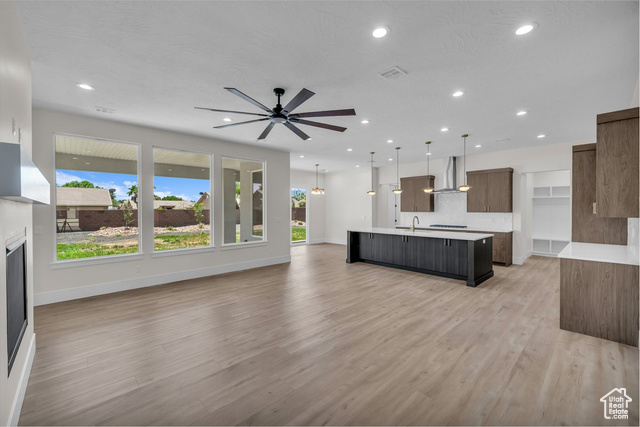 Photo 4 for MLS #2094227 at 21 W Elinor Ln