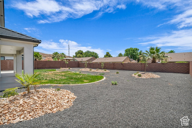 Photo 47 for MLS #2094227 at 21 W Elinor Ln
