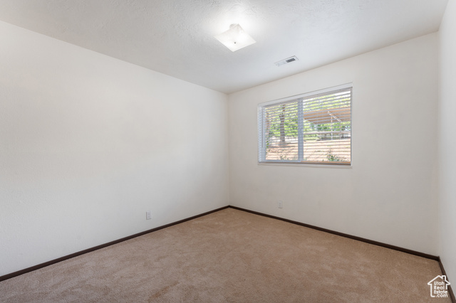 Photo 6 for MLS #2094232 at 1040 E Quail Park Dr #B