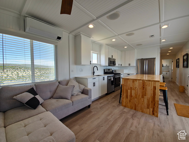 Photo 12 for MLS #2094279 at 900 Altamont Rd